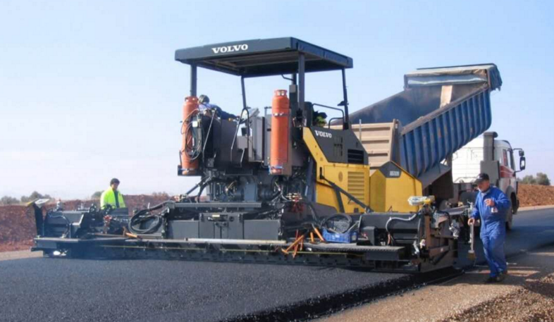 冷再生機現場瀝青路面冷再生機特點